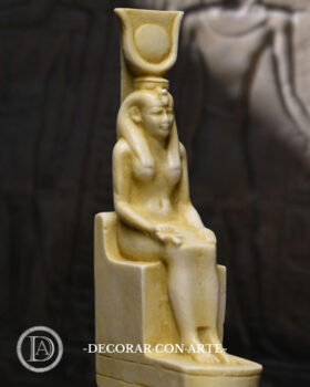 Dea Iside Hathor nel suo trono. H 22cm