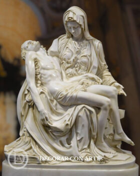 La Pietà du Vatican de Michel-Ange. 46cm