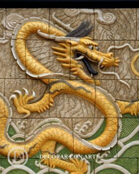 Flachrelief. Chinesischer Drache. 117 x 90 x 5 cm.