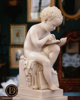 Figure. Un enfant qui lit. Canova. 29 cm.