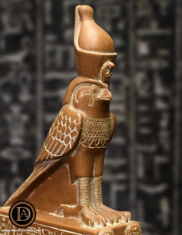 Figure of Horus with Crown. H.: 29cm - Sale of Egyptian art