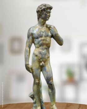 Statua del David di Michelangelo. Alt: 30 cm