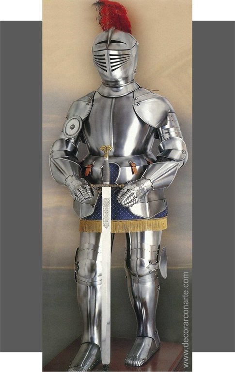 Armure médiévale, 16ème siècle. Plaine. Hauteur : 190cm