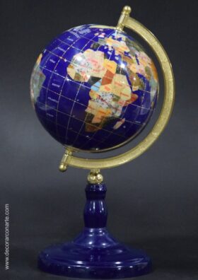 Bola del mundo en lapislazuli y piedras semipreciosas. ⌀15cm. Alt: 31cm