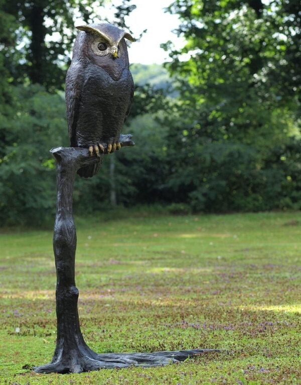 Bronze figure. Owl. 200x84x107 cm.