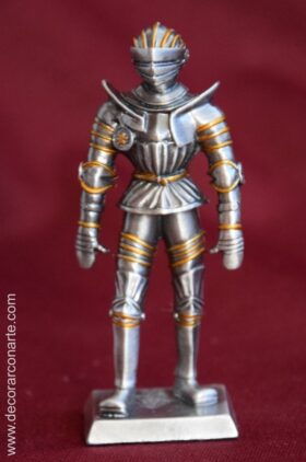 Caballero medieval. Figura de metal. 10,5cm