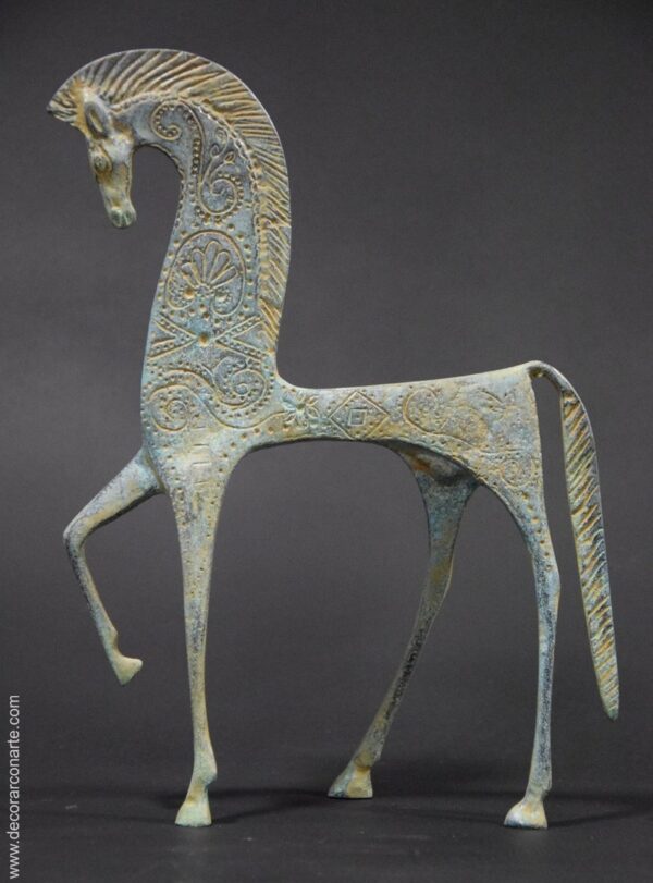 Greek horse Figure 3. Alt: 26 cm