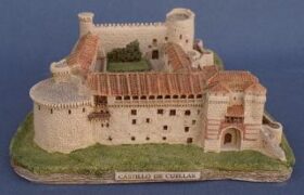 Castillo de Cuellar. Segovia. 19 x 19 x 6 cm.