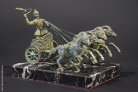 Cuadriga romana en bronce. Base: 20x10 cm