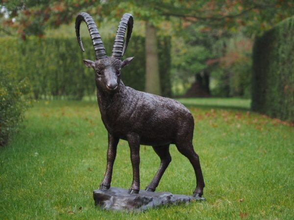 Bronze figure. Mountain goat. 120x40x85cm.