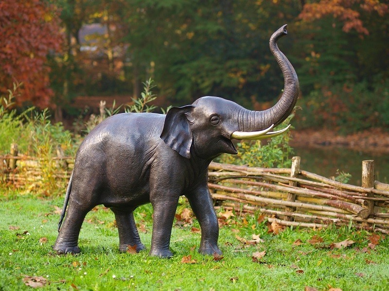Figura de bronce. 2 Elefantes. 134x144x45cm. - Decorar con Arte