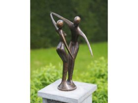 Figura de bronce. Pareja baile. 42 x 18 x 24 cm.