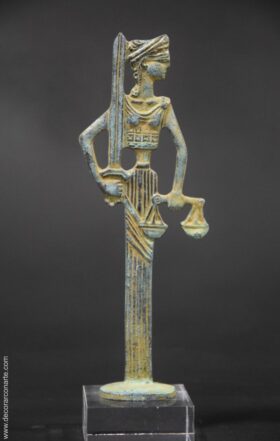 Diosa de la Justicia. Alt: 21 cm