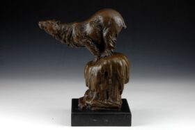 Figura en bronce. Oso polar. 36x28x17cm