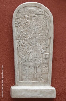 Estela de El Petén. Mayas. 38x17x7 cm