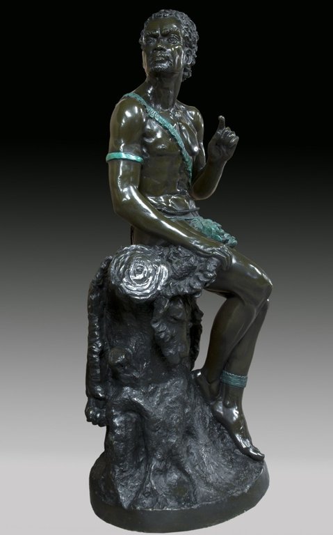 Bronze d'un africain. 166 x 65 x 65 cm.