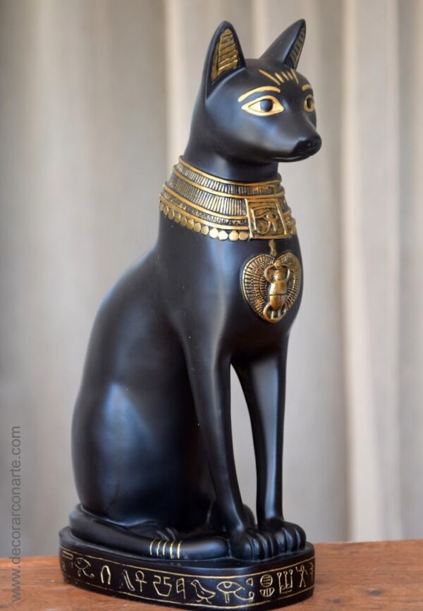 Figure de Bastet, déesse de l'harmonie. 29cm