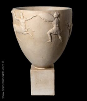 Vaso con Centauros. 61 x 61 x H 91 cm.