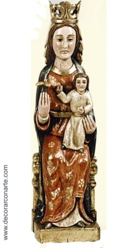 Virgen de la Flor. Tallada en madera. Altura: 75cm