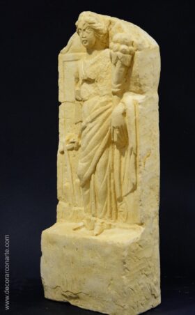 Relieve de la diosa Fortuna. 50 x 22 x 10 cm.