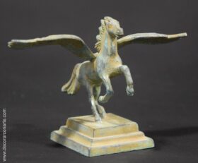 Figura de pegaso en bronce. Altura: 9 cm