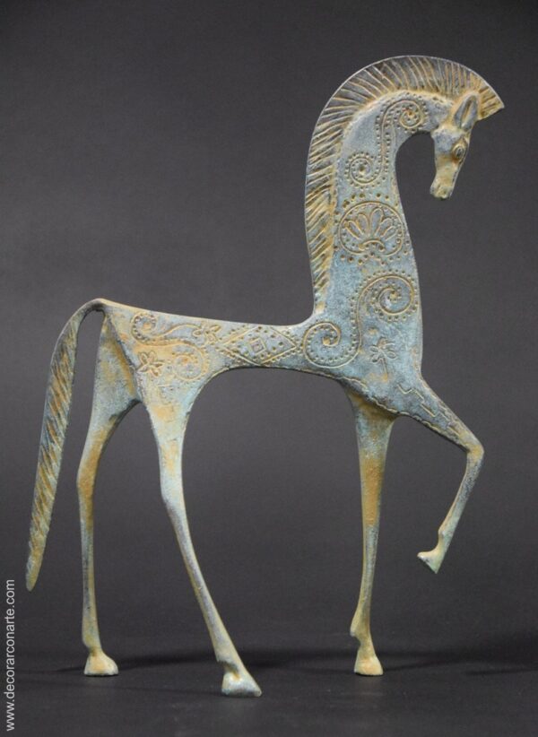 Greek horse Figure 3. Alt: 26 cm