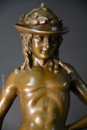 Bronce David de Donatello. 64 x 22 x 20 cm.