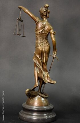 Bronce de La Justicia. Altura: 46 cm