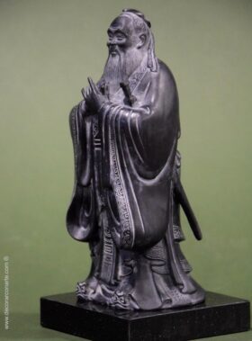 Figura de Confucio. 22 cm