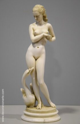 Estatua. Leda y el Cisne. 38 x 13cm