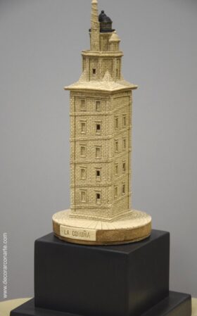 Torre de Hércules de La Coruña. 28 x 12 x 12 cm.