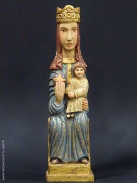 Virgen Románica. Tallada en madera. Altura: 43cm