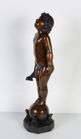 figura decorativa fuente niño