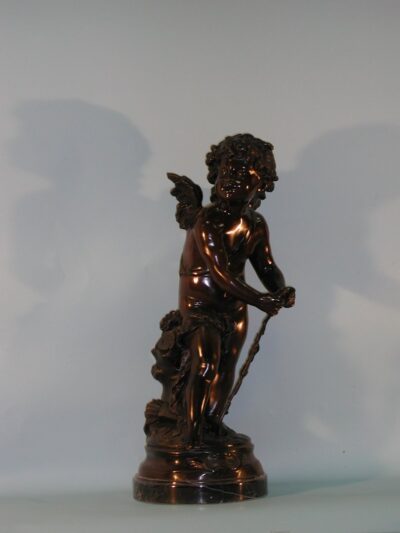 Figure of bronze. Angel with bow. 61 x 25 x 25 cm.