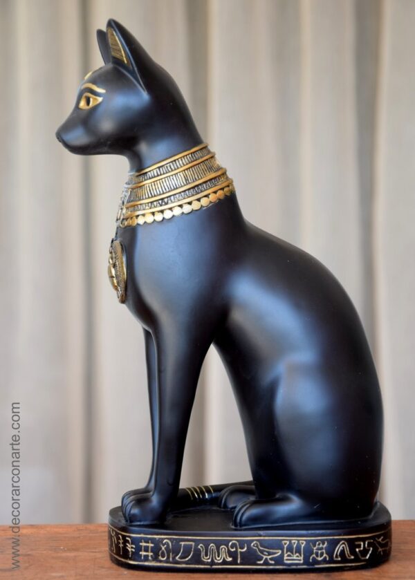 Figure de Bastet, déesse de l'harmonie. 29cm