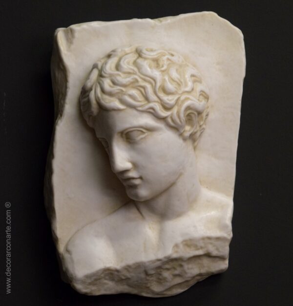 relieve joven romano