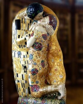 Scultura Il bacio di Klimt. 108 cm.