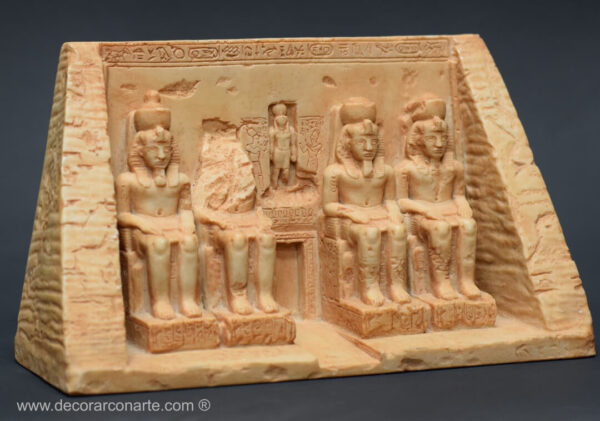 Maqueta de la fachada del templo de Abu Simbel