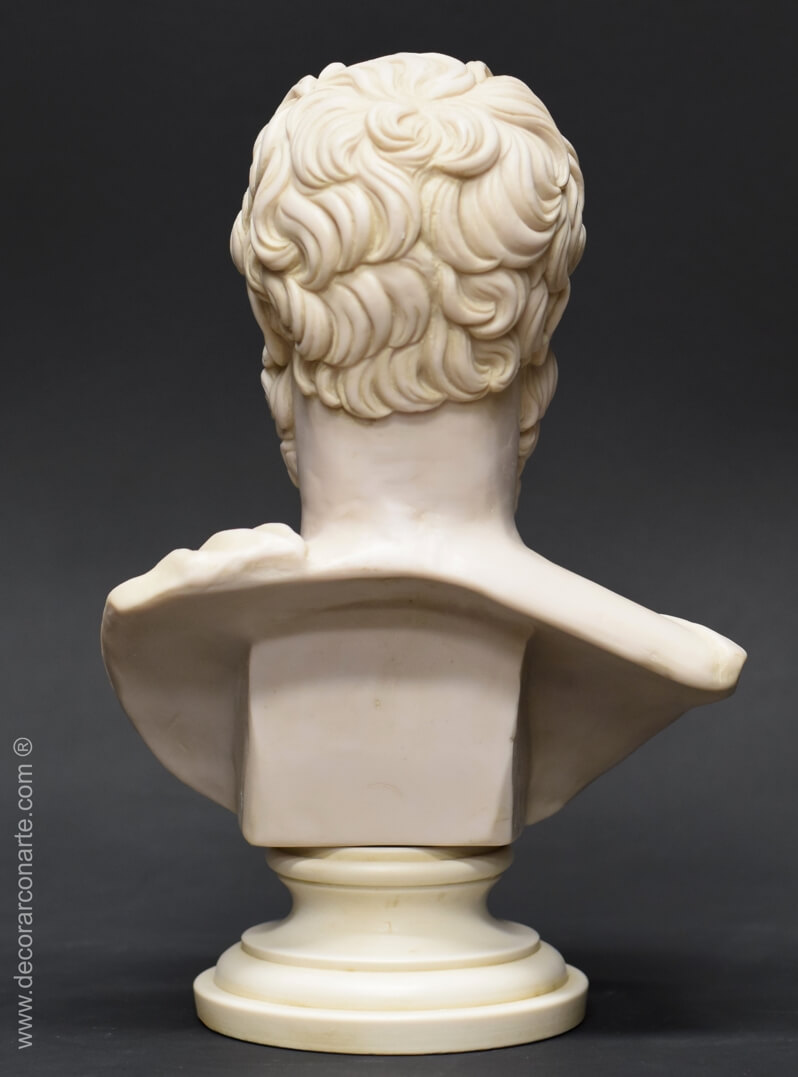 Bust of the Greek philosopher Plato. Round base. 29 cm.