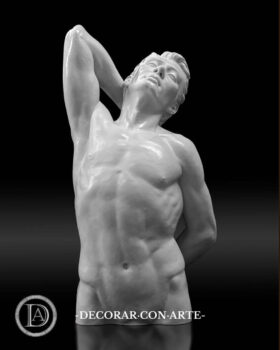 Escultura de cuerpo masculino